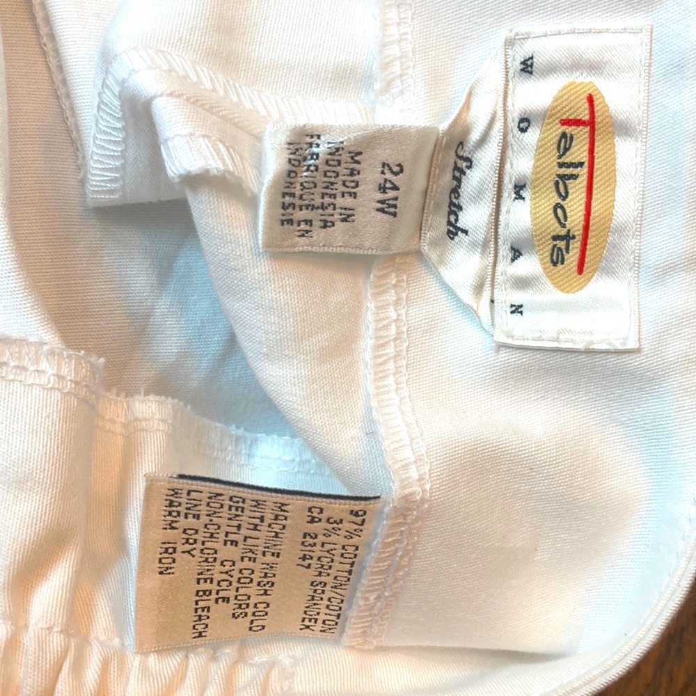 3 pairs of capris, worn on vacation once. Great condition